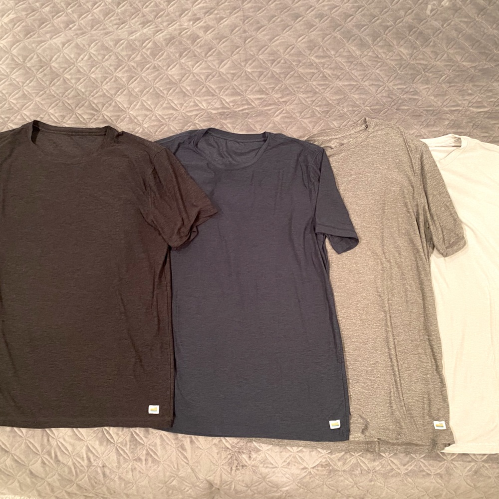4 Vuori Strato Tees , Size Large